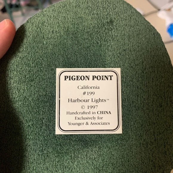 Lighthouse Pigeon Forge Vintage 1997 - Picture 2 of 10